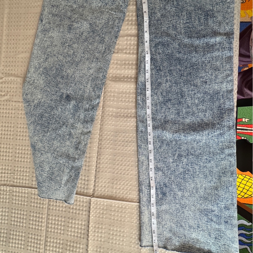 Judy Blue Light Acid Wash Wide Leg Jeans - Picture 9 of 10